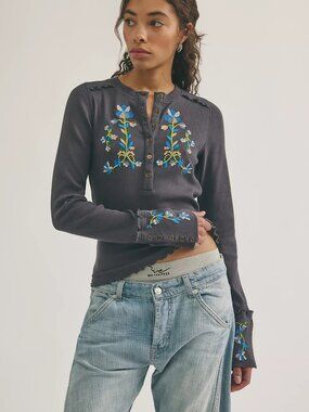 Fleur Embroidered Cuff Henley